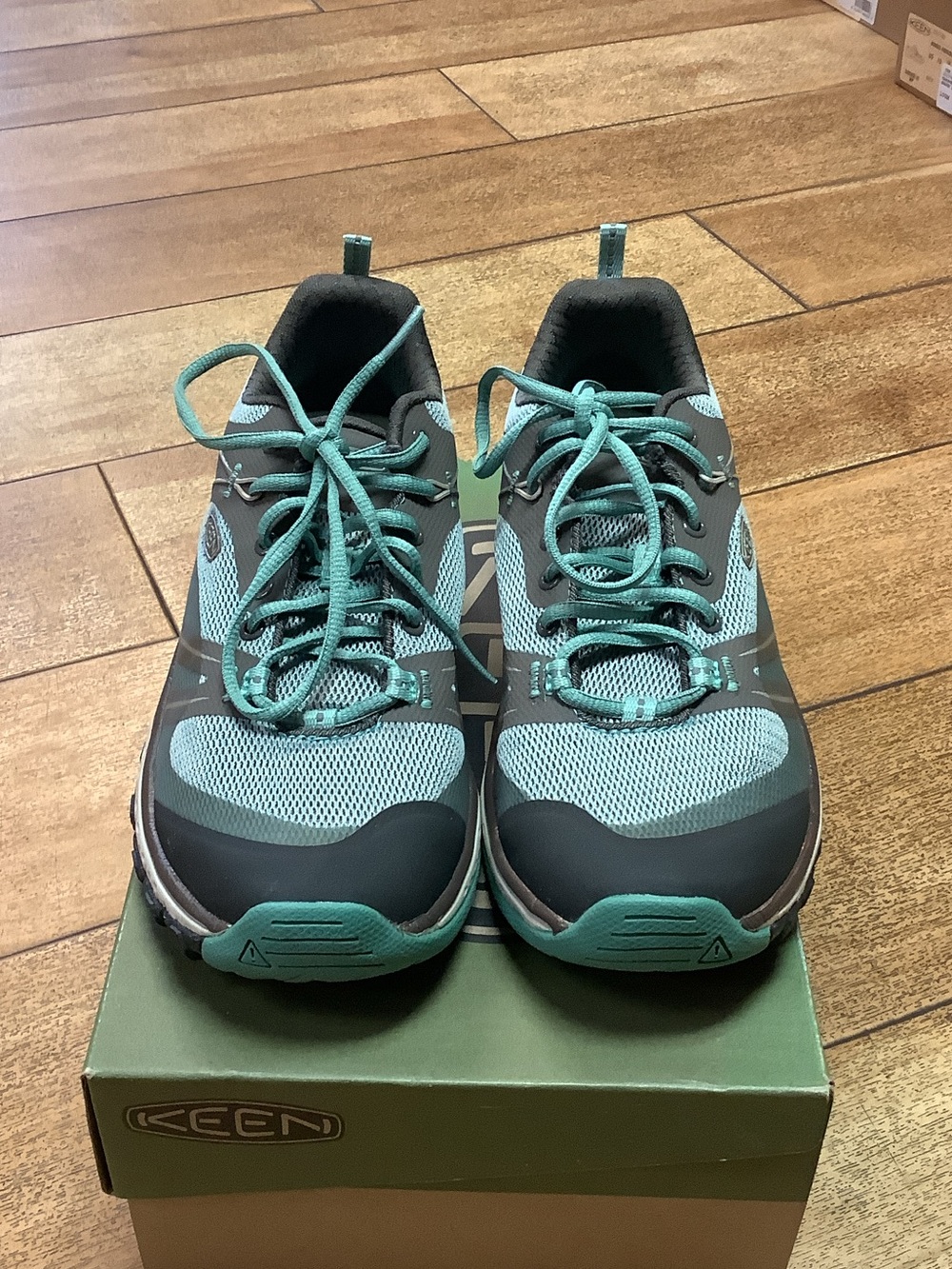 Keen Women's Teal and Gray terradora  never worn